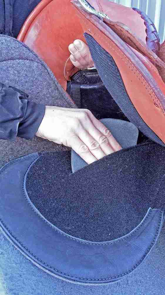 ADJUSTABLE TO FIT YOUR HORSE